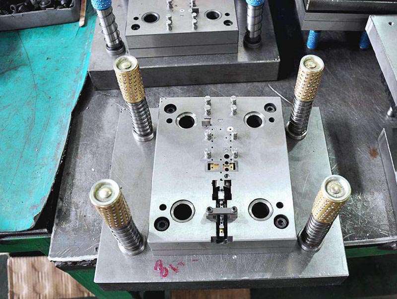 黄陵模具制造-01